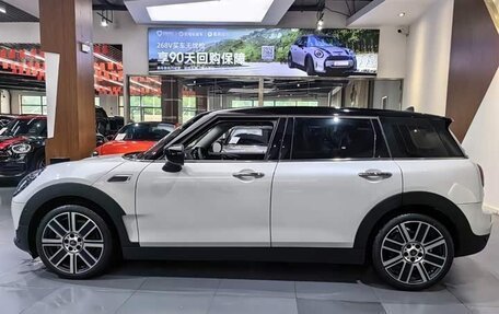MINI Clubman, 2023 год, 2 100 000 рублей, 3 фотография