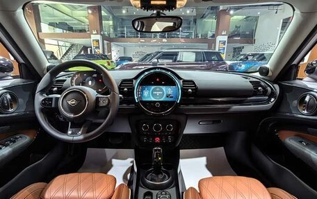 MINI Clubman, 2023 год, 2 100 000 рублей, 9 фотография