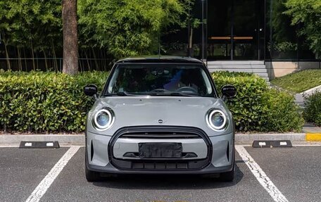 MINI Hatch, 2022 год, 1 800 000 рублей, 2 фотография