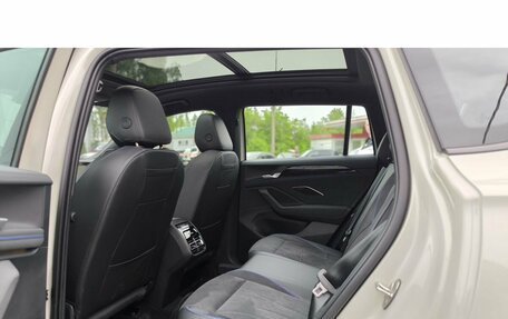 Volkswagen Tiguan, 2026 год, 5 260 000 рублей, 27 фотография