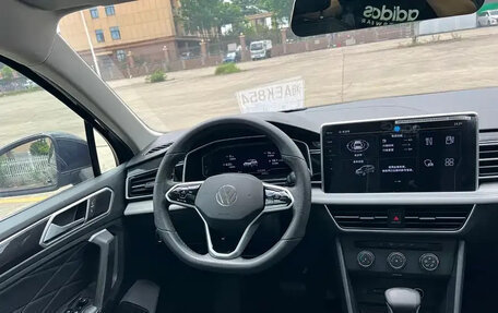 Volkswagen Tiguan II, 2023 год, 2 600 600 рублей, 7 фотография