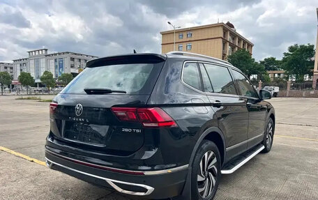 Volkswagen Tiguan II, 2023 год, 2 600 600 рублей, 6 фотография