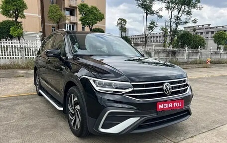 Volkswagen Tiguan II, 2023 год, 2 600 600 рублей, 1 фотография
