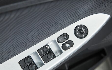 Hyundai Solaris II рестайлинг, 2011 год, 799 000 рублей, 10 фотография