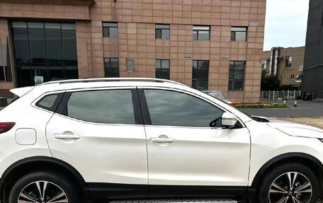Nissan Qashqai, 2022 год, 1 950 000 рублей, 6 фотография