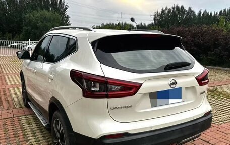 Nissan Qashqai, 2022 год, 1 950 000 рублей, 4 фотография