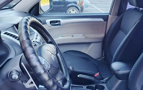 Mitsubishi Pajero Sport II рестайлинг, 2012 год, 1 250 000 рублей, 9 фотография