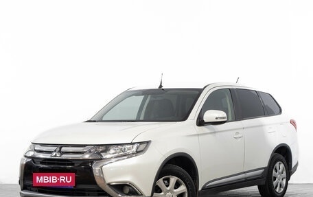 Mitsubishi Outlander III рестайлинг 3, 2015 год, 1 699 000 рублей, 4 фотография
