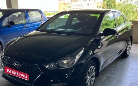 Hyundai Solaris II рестайлинг, 2017 год, 1 500 000 рублей, 3 фотография