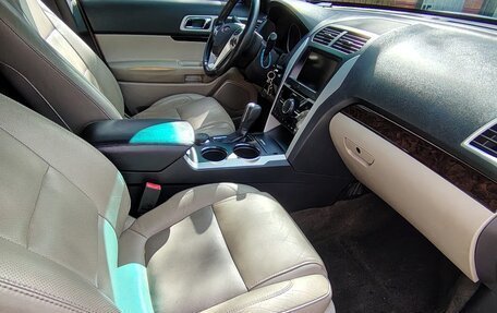 Ford Explorer VI, 2013 год, 900 000 рублей, 10 фотография