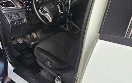 Mitsubishi L200 IV рестайлинг, 2019 год, 3 550 000 рублей, 4 фотография