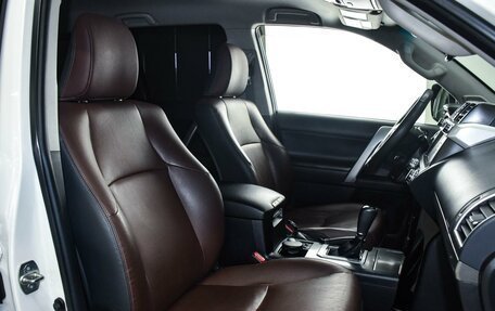 Toyota Land Cruiser Prado 150 рестайлинг 2, 2016 год, 4 599 000 рублей, 8 фотография