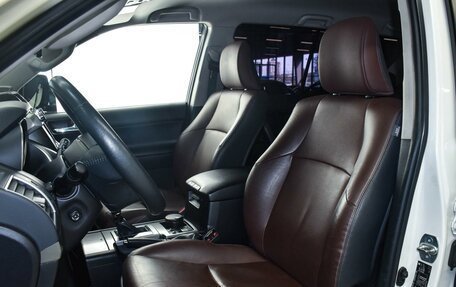Toyota Land Cruiser Prado 150 рестайлинг 2, 2016 год, 4 599 000 рублей, 11 фотография