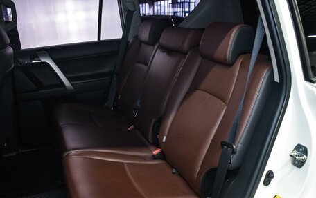Toyota Land Cruiser Prado 150 рестайлинг 2, 2016 год, 4 599 000 рублей, 10 фотография