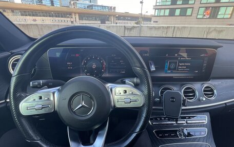 Mercedes-Benz E-Класс, 2019 год, 3 900 000 рублей, 5 фотография