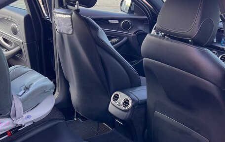 Mercedes-Benz E-Класс, 2019 год, 3 900 000 рублей, 9 фотография