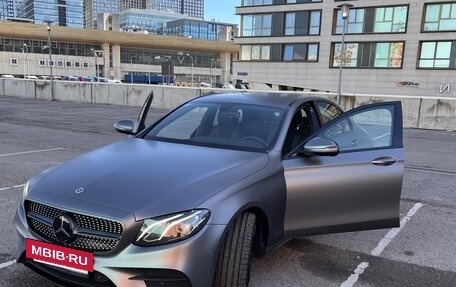 Mercedes-Benz E-Класс, 2019 год, 3 900 000 рублей, 4 фотография