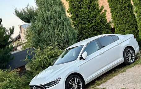 Volkswagen Passat B8 рестайлинг, 2018 год, 1 900 000 рублей, 3 фотография
