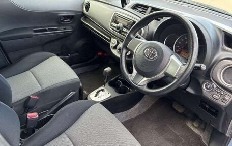 Toyota Vitz, 2019 год, 968 000 рублей, 5 фотография