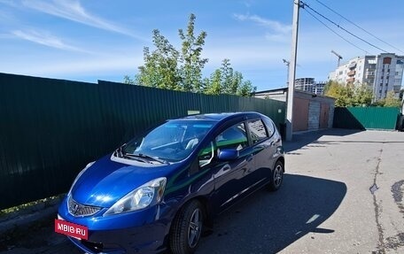 Honda Fit III, 2011 год, 870 000 рублей, 2 фотография