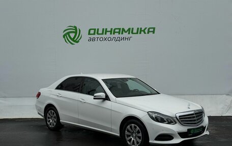 Mercedes-Benz E-Класс, 2014 год, 1 870 000 рублей, 3 фотография