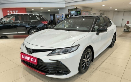 Toyota Camry, 2021 год, 3 350 000 рублей, 2 фотография