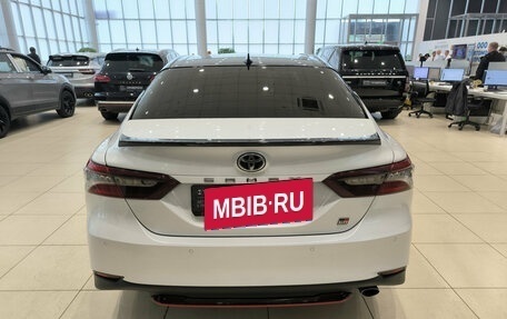 Toyota Camry, 2021 год, 3 350 000 рублей, 10 фотография