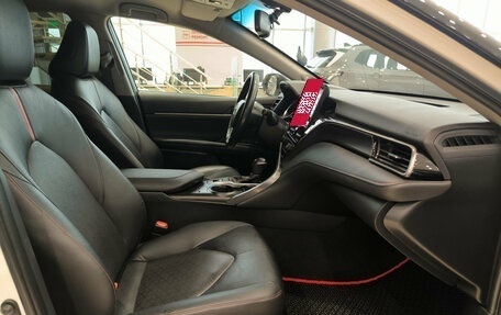 Toyota Camry, 2021 год, 3 350 000 рублей, 15 фотография