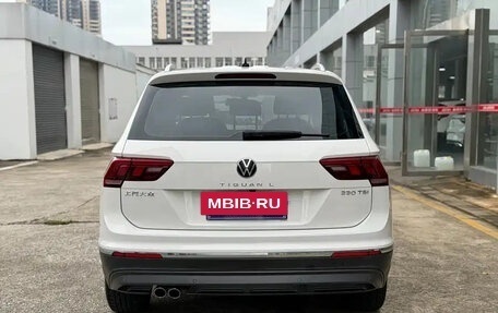 Volkswagen Tiguan II, 2021 год, 1 999 777 рублей, 4 фотография