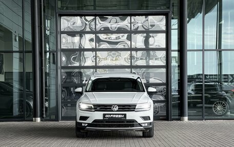 Volkswagen Tiguan II, 2018 год, 2 740 000 рублей, 2 фотография