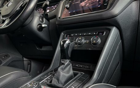 Volkswagen Tiguan II, 2018 год, 2 740 000 рублей, 16 фотография