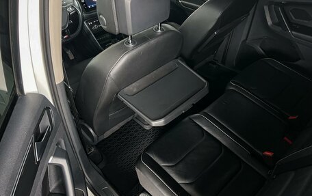 Volkswagen Tiguan II, 2018 год, 2 740 000 рублей, 17 фотография