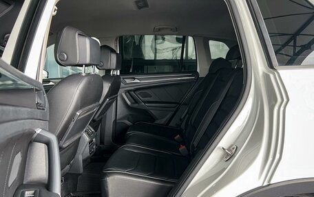 Volkswagen Tiguan II, 2018 год, 2 740 000 рублей, 21 фотография