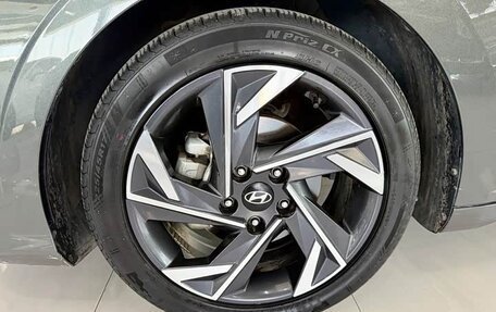 Hyundai Elantra, 2023 год, 1 340 000 рублей, 7 фотография