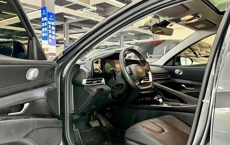 Hyundai Elantra, 2023 год, 1 340 000 рублей, 9 фотография