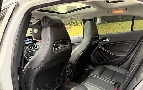 Mercedes-Benz GLA, 2019 год, 1 530 001 рублей, 11 фотография