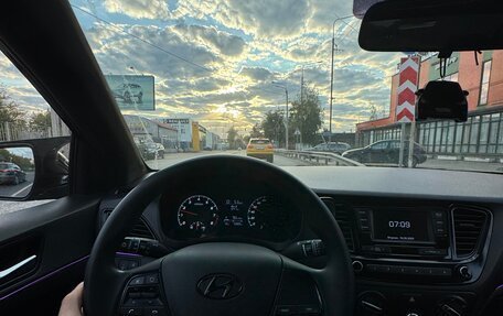 Hyundai Solaris II рестайлинг, 2022 год, 1 790 000 рублей, 29 фотография