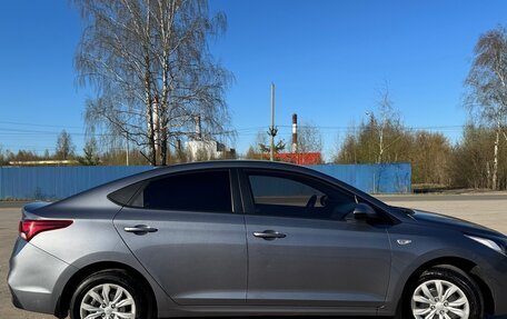 Hyundai Solaris II рестайлинг, 2018 год, 1 375 000 рублей, 5 фотография