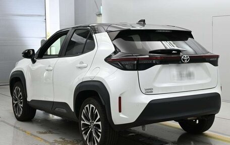 Toyota Yaris Cross, 2022 год, 1 374 010 рублей, 7 фотография