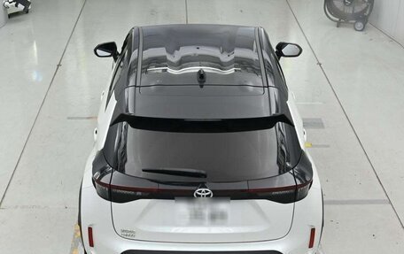 Toyota Yaris Cross, 2022 год, 1 374 010 рублей, 2 фотография
