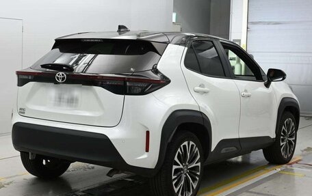 Toyota Yaris Cross, 2022 год, 1 374 010 рублей, 3 фотография