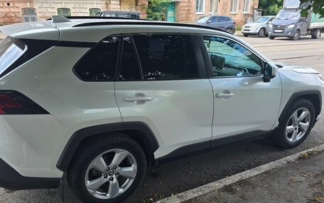 Toyota RAV4, 2021 год, 2 850 000 рублей, 5 фотография