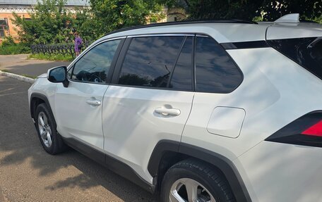 Toyota RAV4, 2021 год, 2 850 000 рублей, 6 фотография