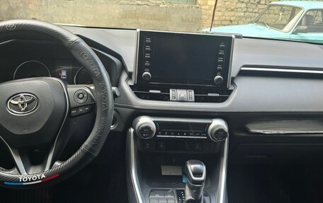 Toyota RAV4, 2021 год, 2 850 000 рублей, 8 фотография