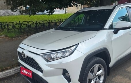 Toyota RAV4, 2021 год, 2 850 000 рублей, 7 фотография