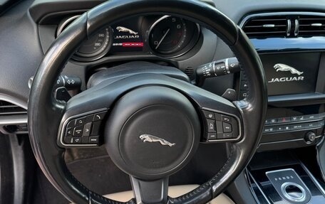 Jaguar XE I рестайлинг, 2015 год, 2 100 000 рублей, 7 фотография
