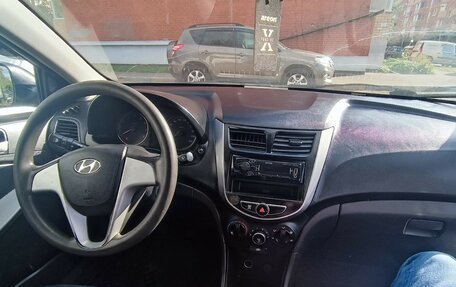 Hyundai Solaris II рестайлинг, 2014 год, 400 000 рублей, 2 фотография