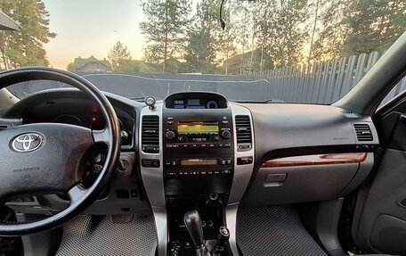 Toyota Land Cruiser Prado 120 рестайлинг, 2004 год, 1 600 000 рублей, 10 фотография