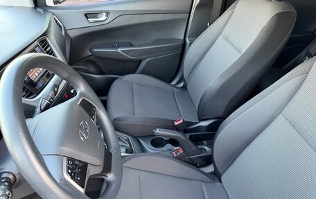 Hyundai Solaris II рестайлинг, 2017 год, 1 200 000 рублей, 14 фотография