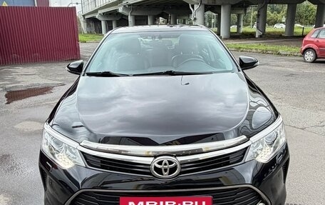 Toyota Camry, 2017 год, 2 550 000 рублей, 2 фотография